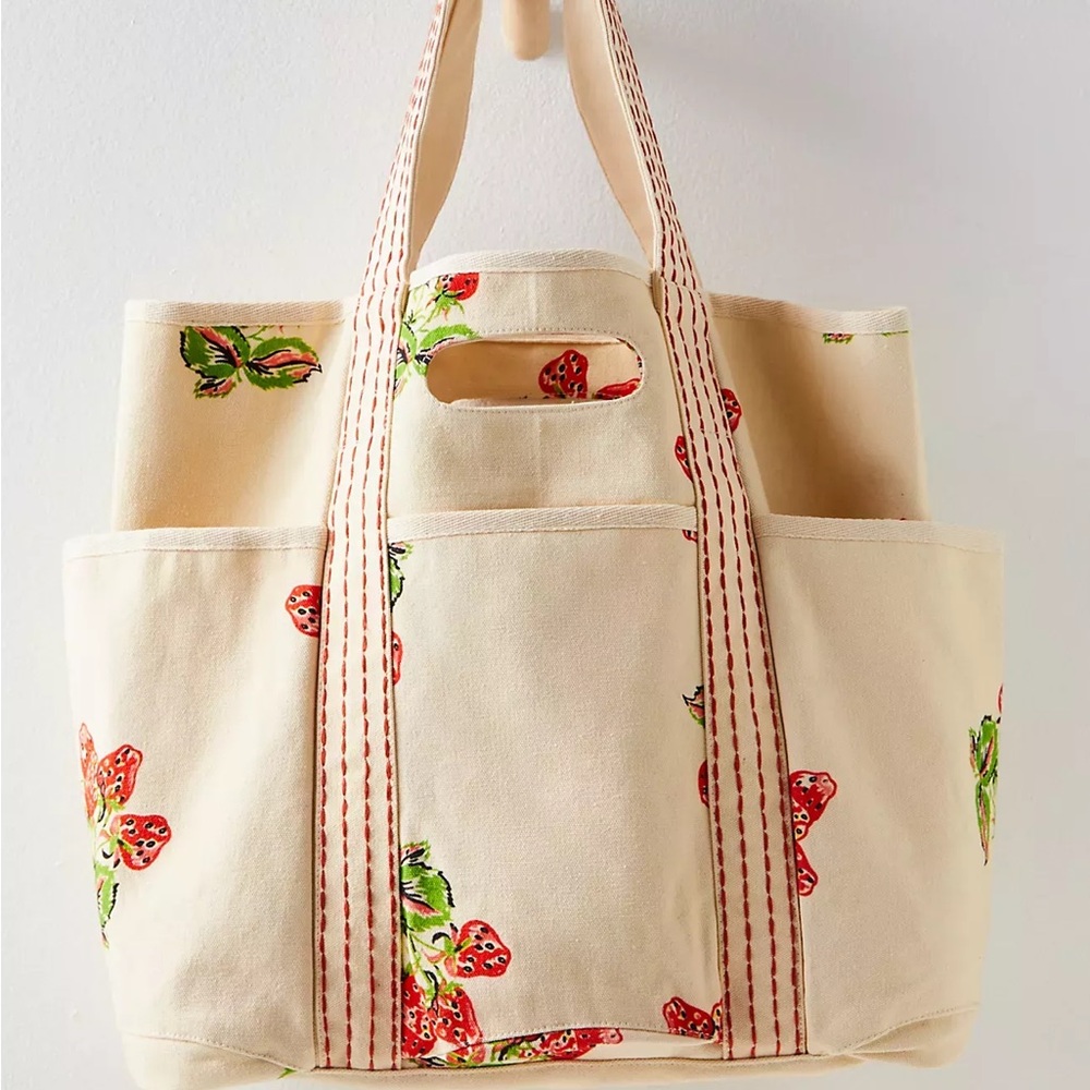 Strawberry Print Canvas Tote Bag FP